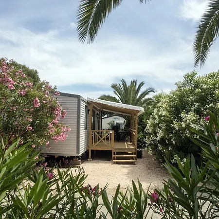 Del Mar Village 4*